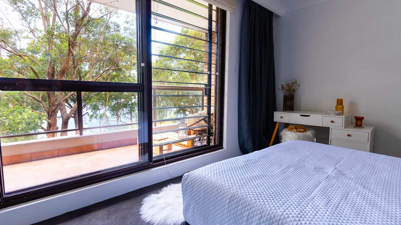 Furnished room with ensuite in a flatshare