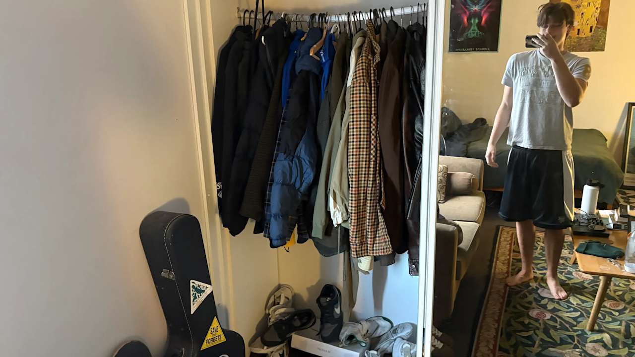 Furnished room in a share house