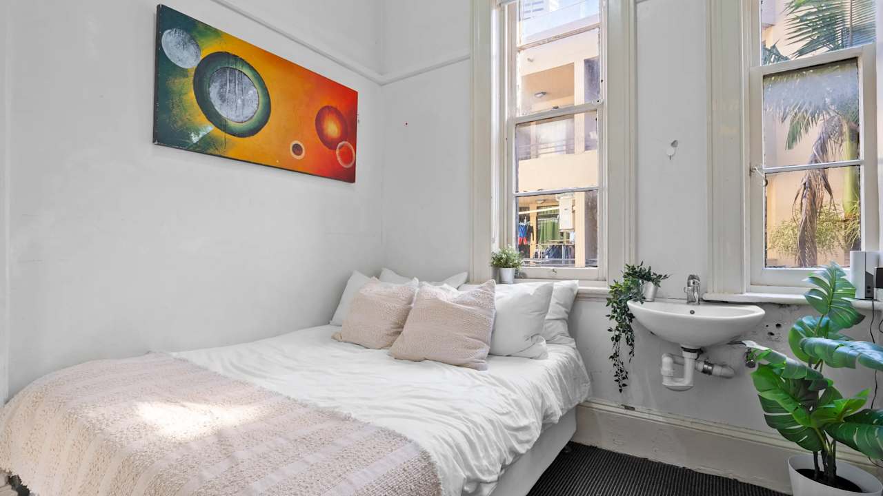 Furnished room in a share house
