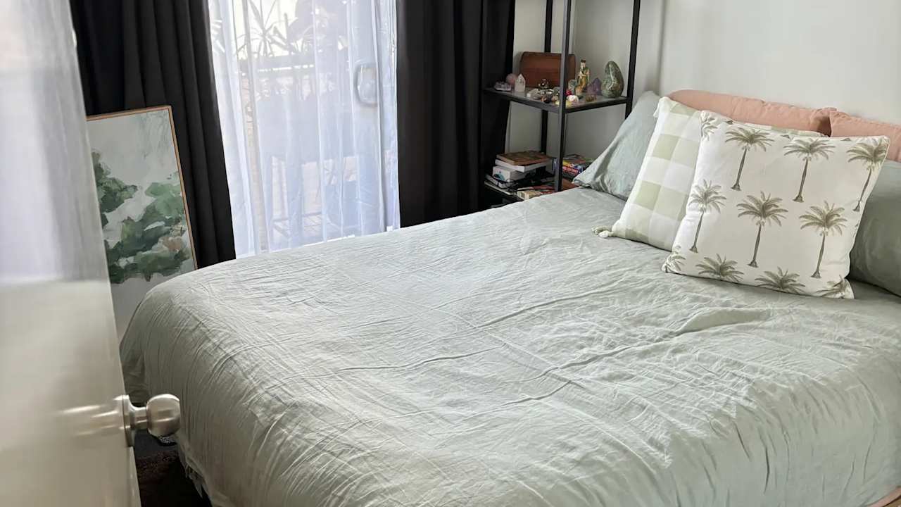 Furnished room with own bathroom