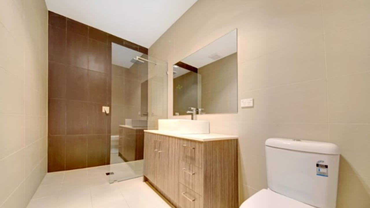 Unfurnished room with own bathroom