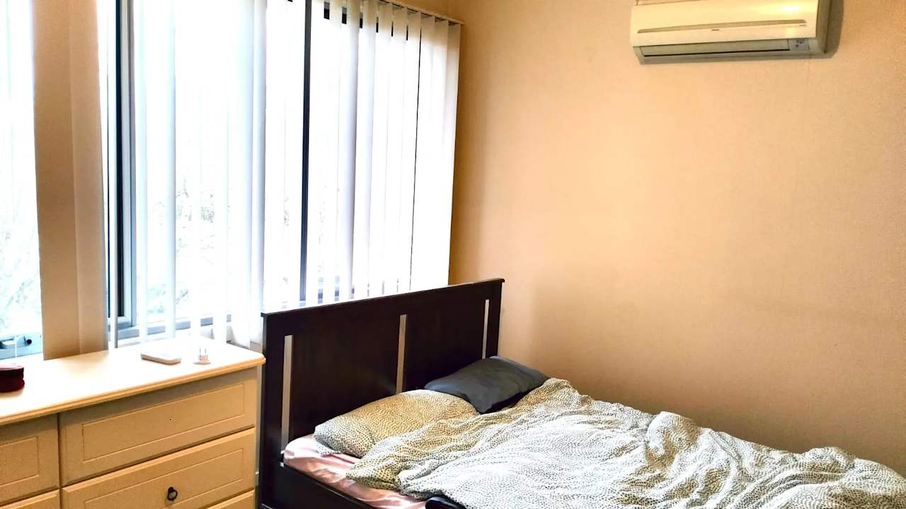 Room in a share house