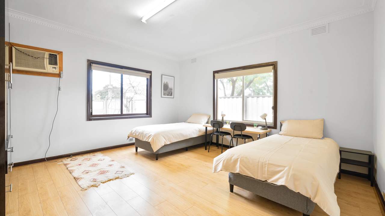 Furnished room in a share house