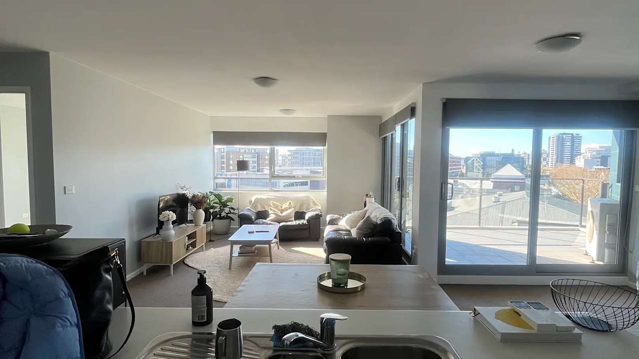 Unfurnished room in a flatshare