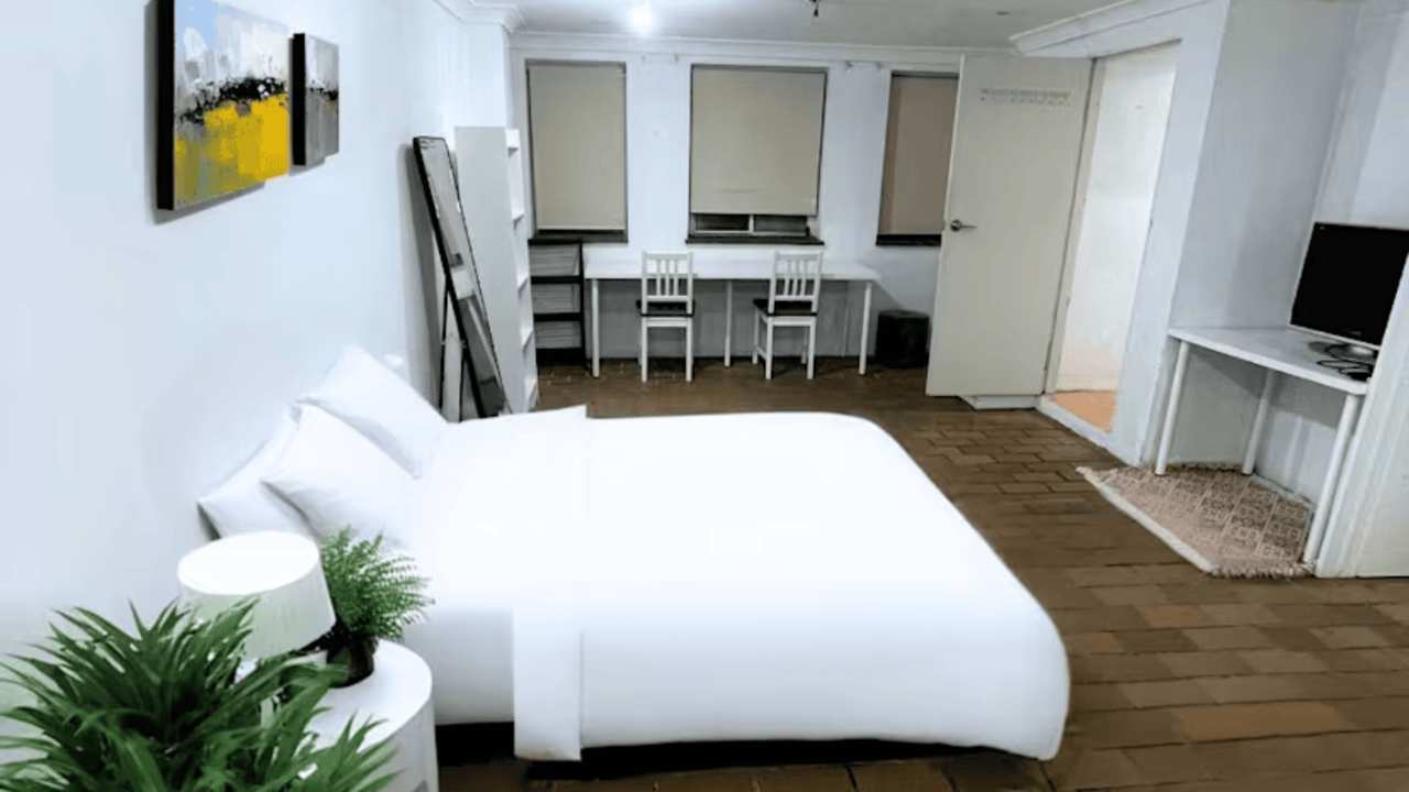 Furnished room studio flat for rent