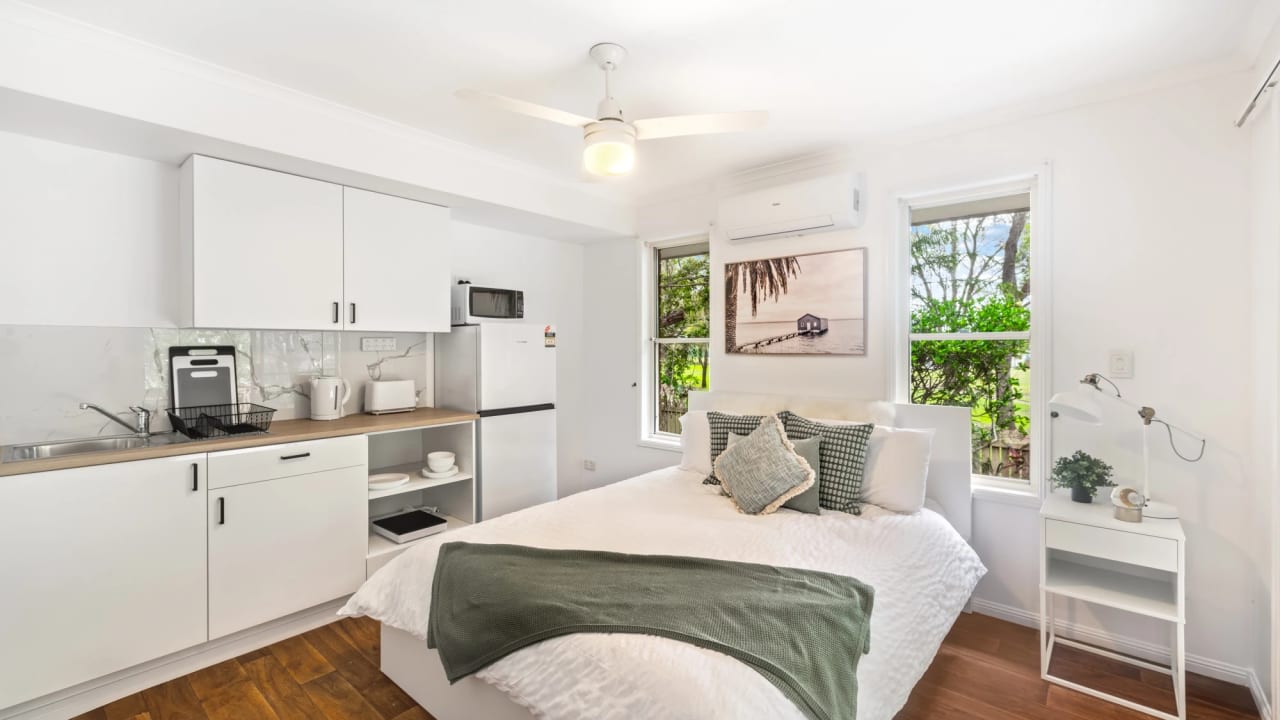 Furnished room with own bathroom