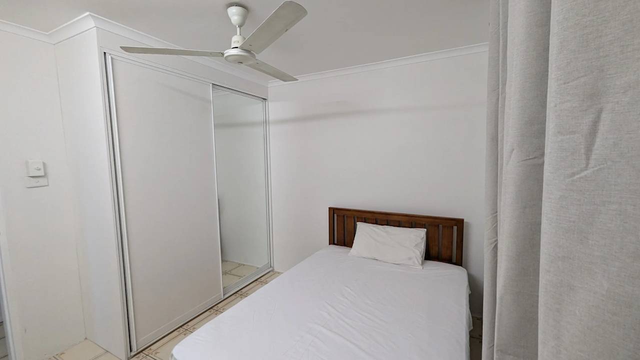 Room in a share house