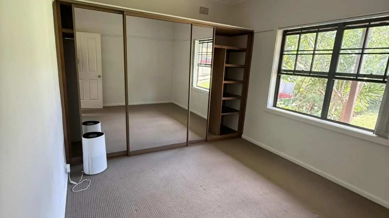 Room in a share house