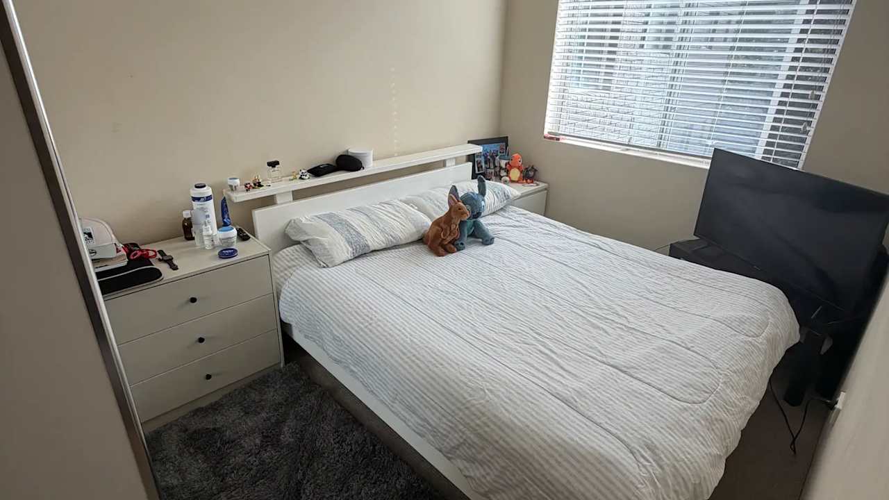 Furnished room in a share house