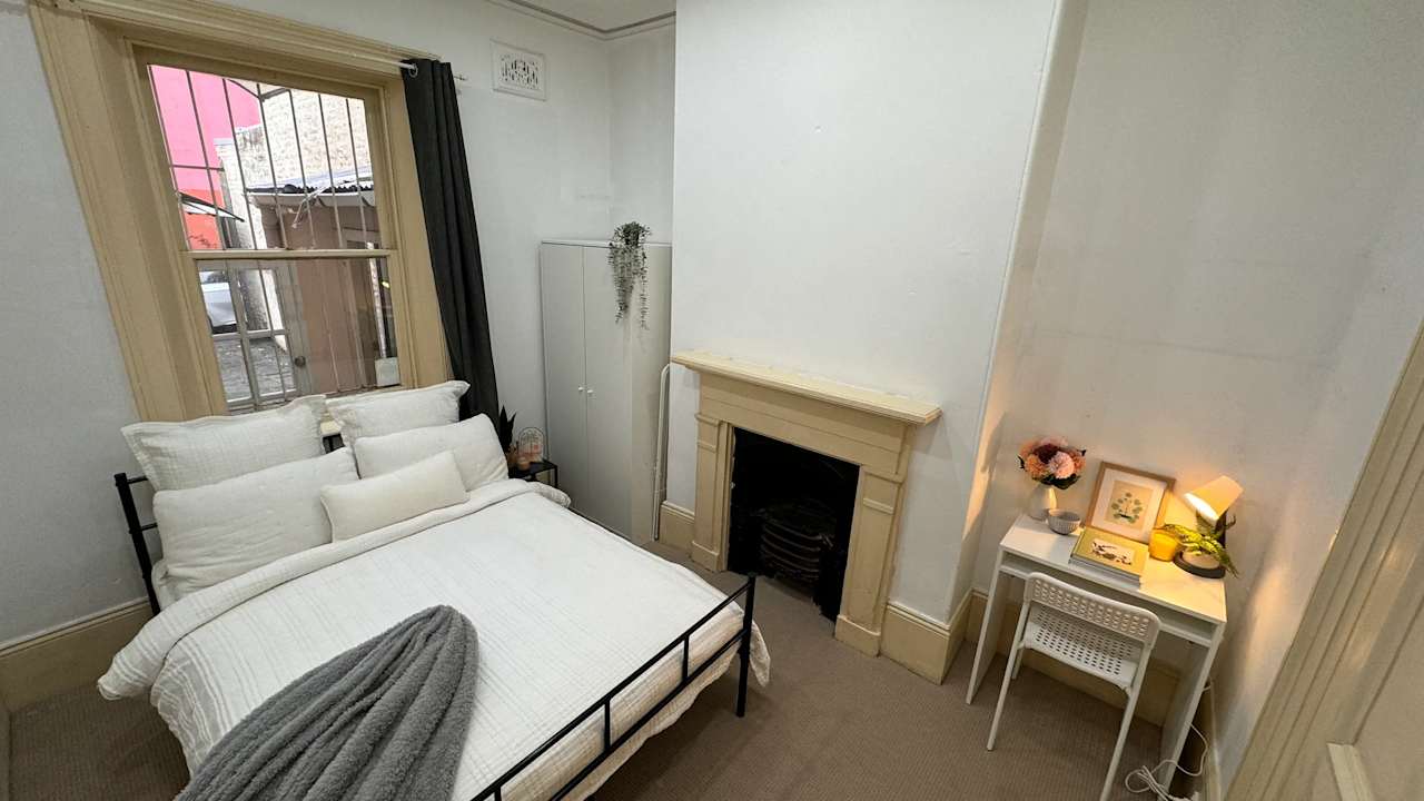 Furnished room in a share house