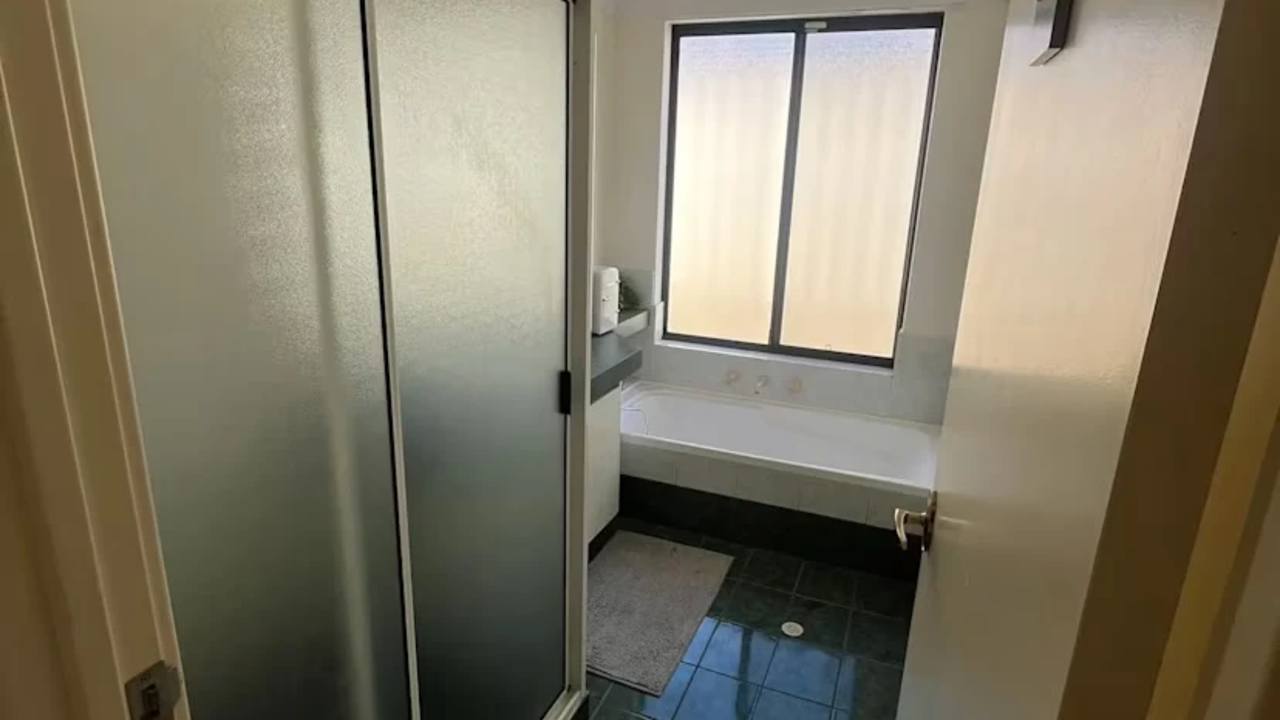 Unfurnished room in a share house