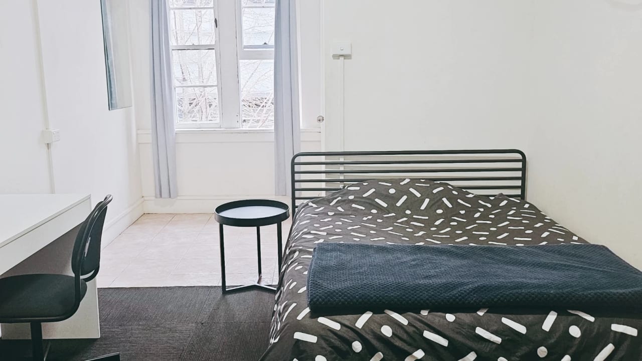 Furnished room in a flatshare