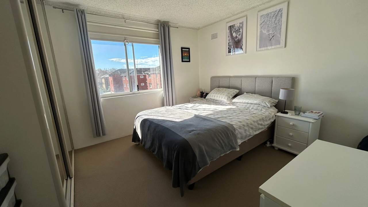 Whole property with 1 room for rent