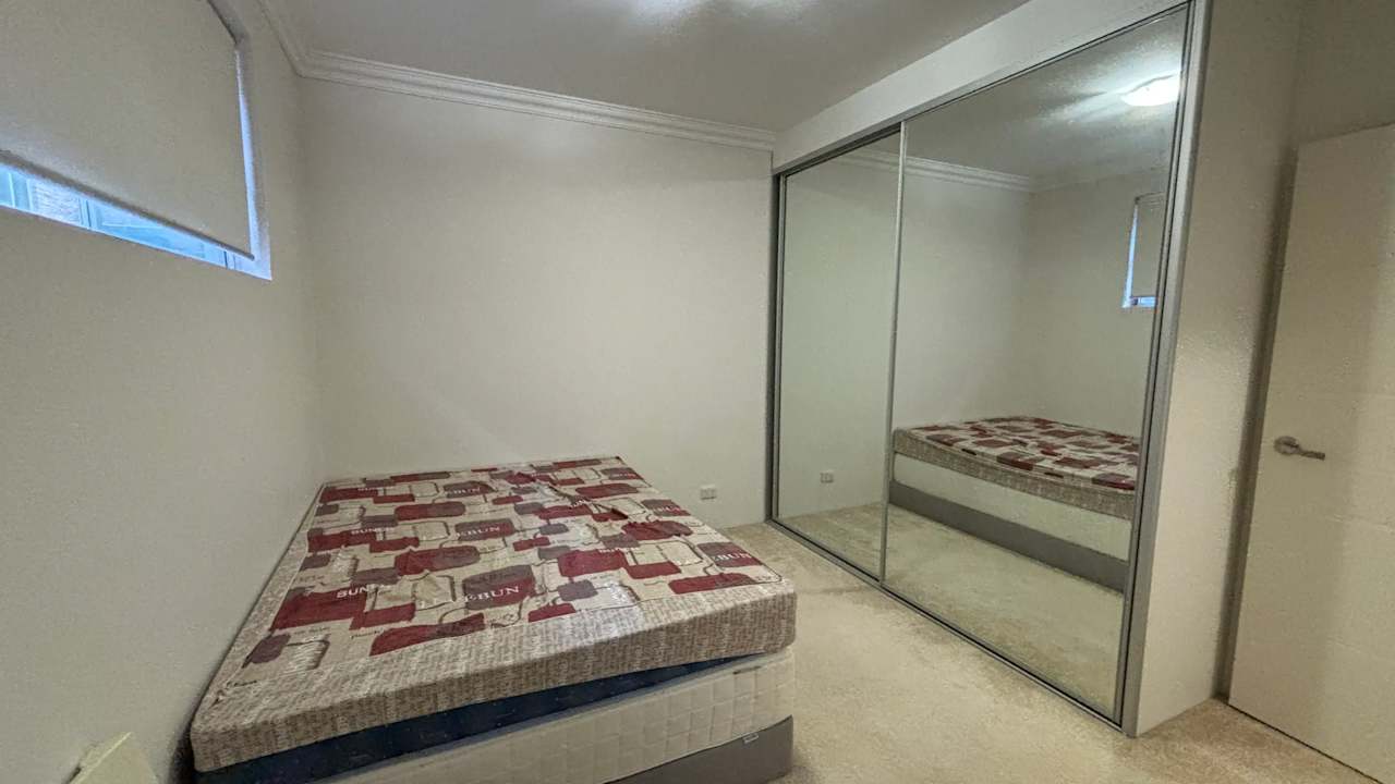 Furnished room with ensuite in a flatshare