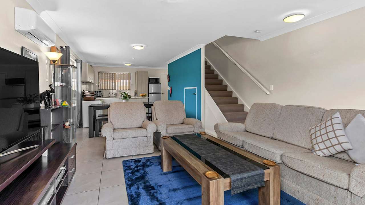 Whole property with 3 rooms for rent