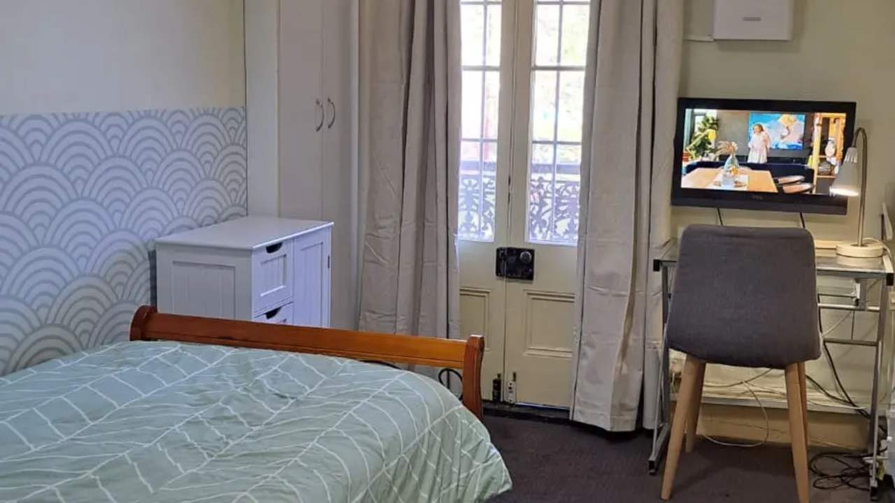 Furnished room in a share house