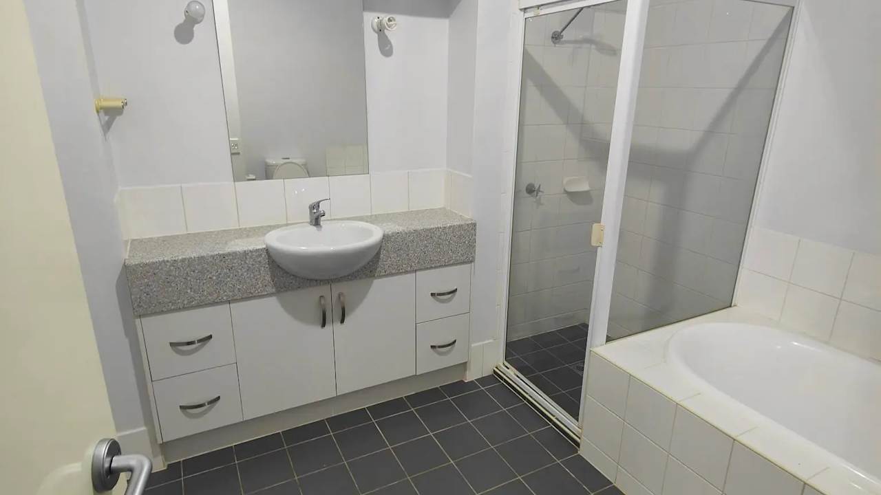 Furnished room with own bathroom