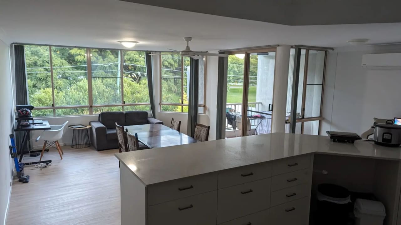 Furnished room in a flatshare