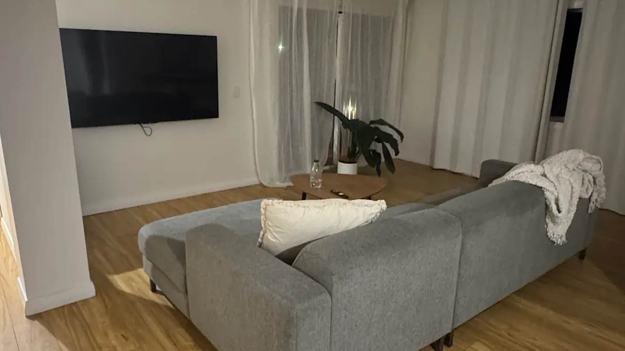 Whole property with 2 rooms for rent