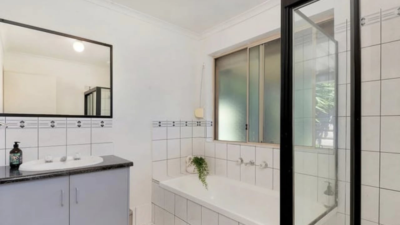 Room in a share house