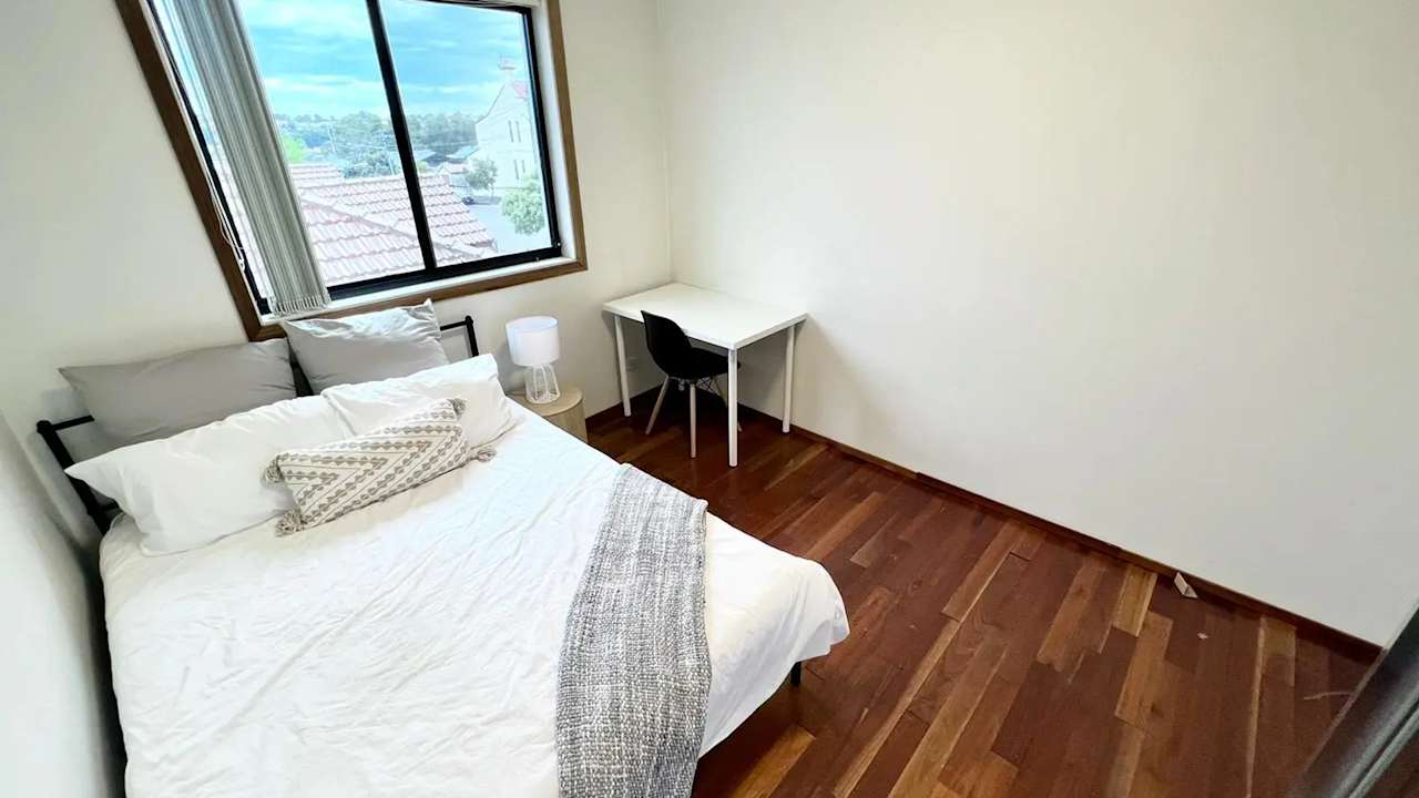 Room in a share house