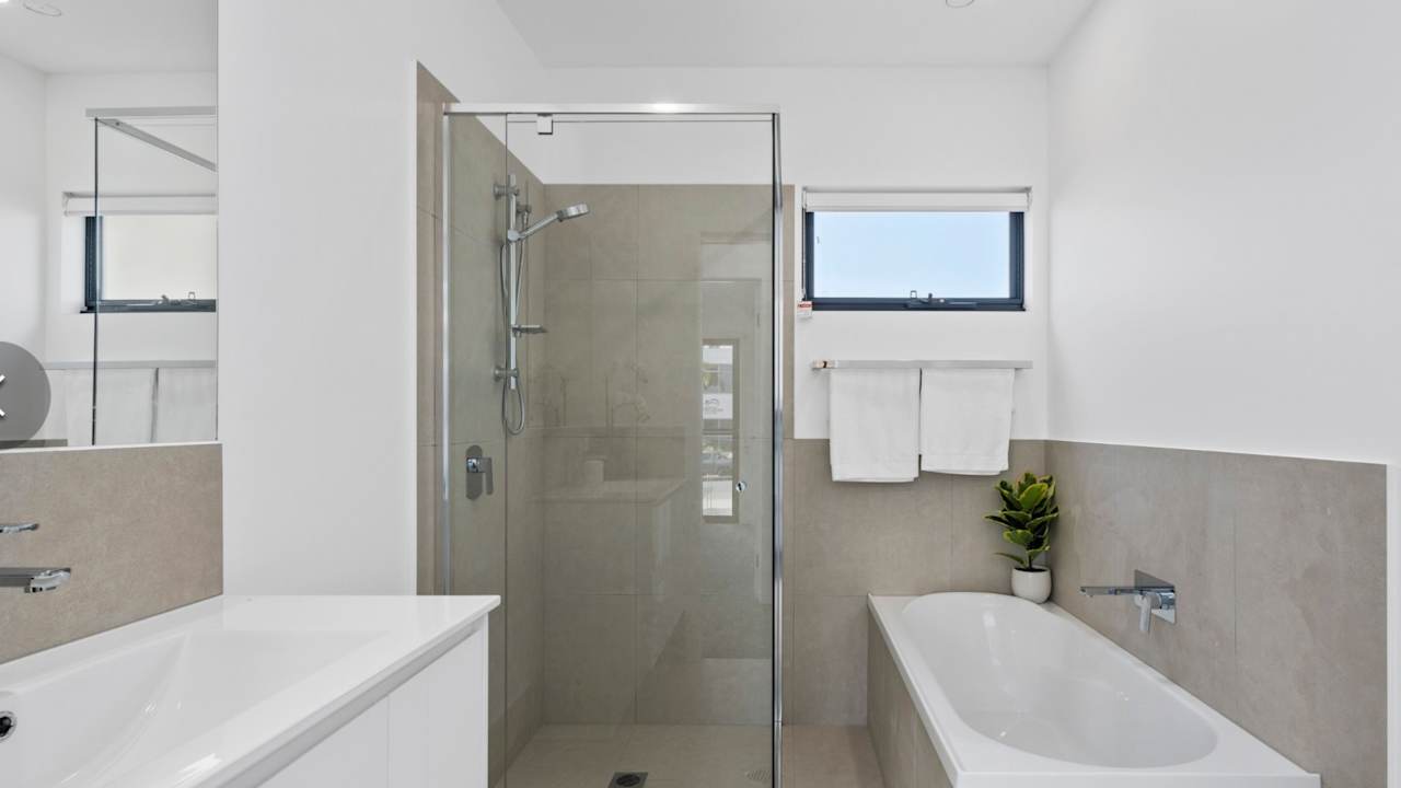 Furnished room with own bathroom