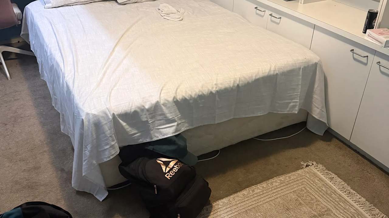 Furnished room in a flatshare