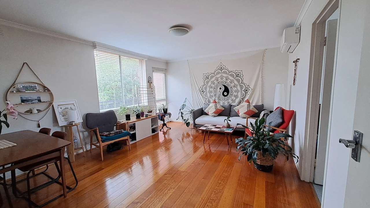 Furnished room in a flatshare