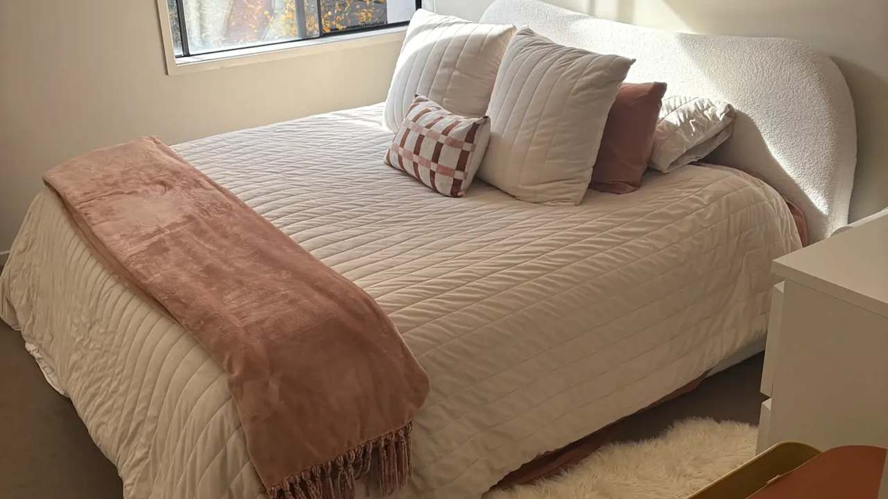 Unfurnished room with own bathroom