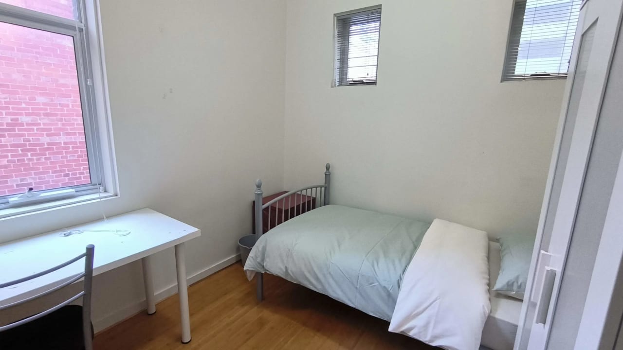 Furnished room in a flatshare