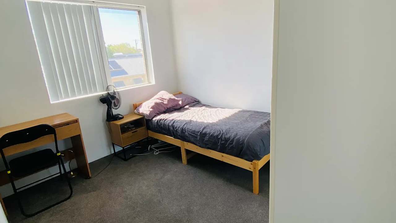 Furnished room in a flatshare