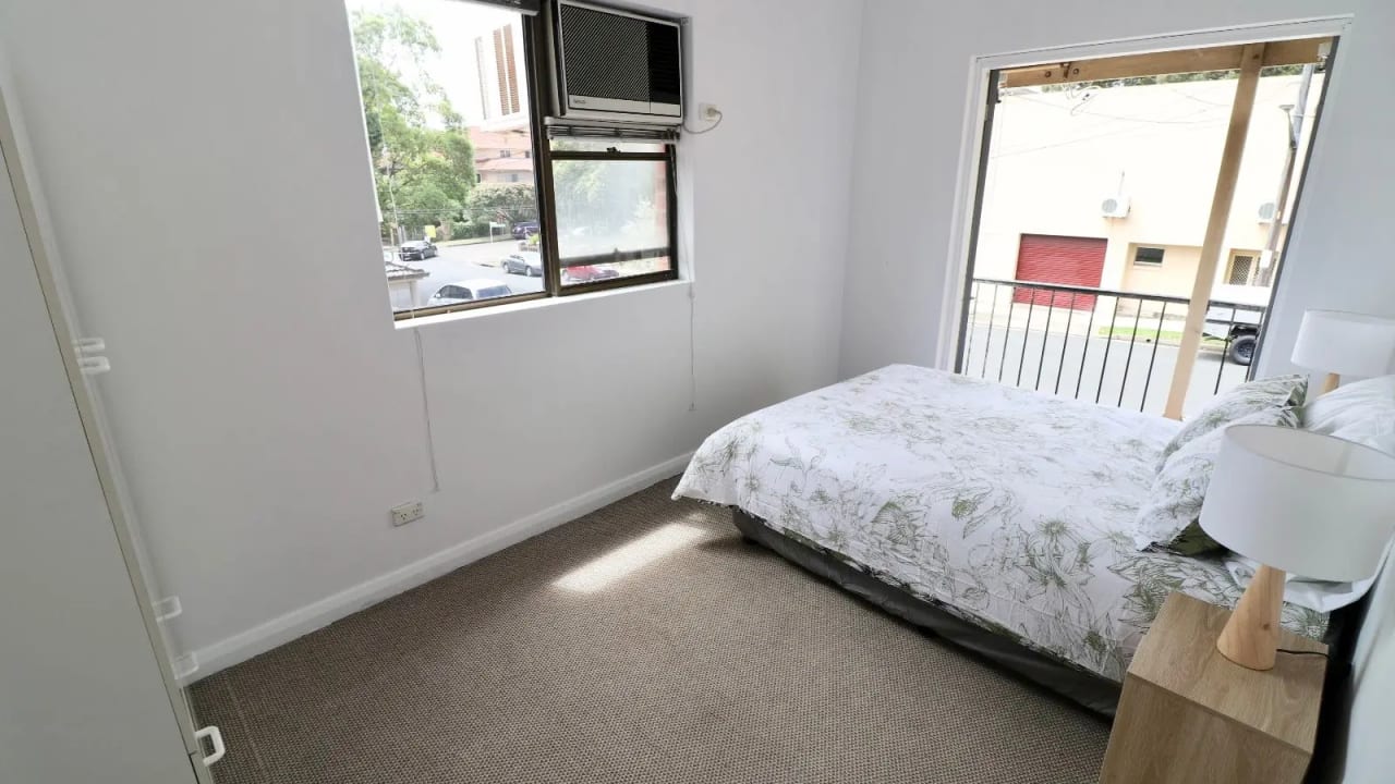 Room in a share house