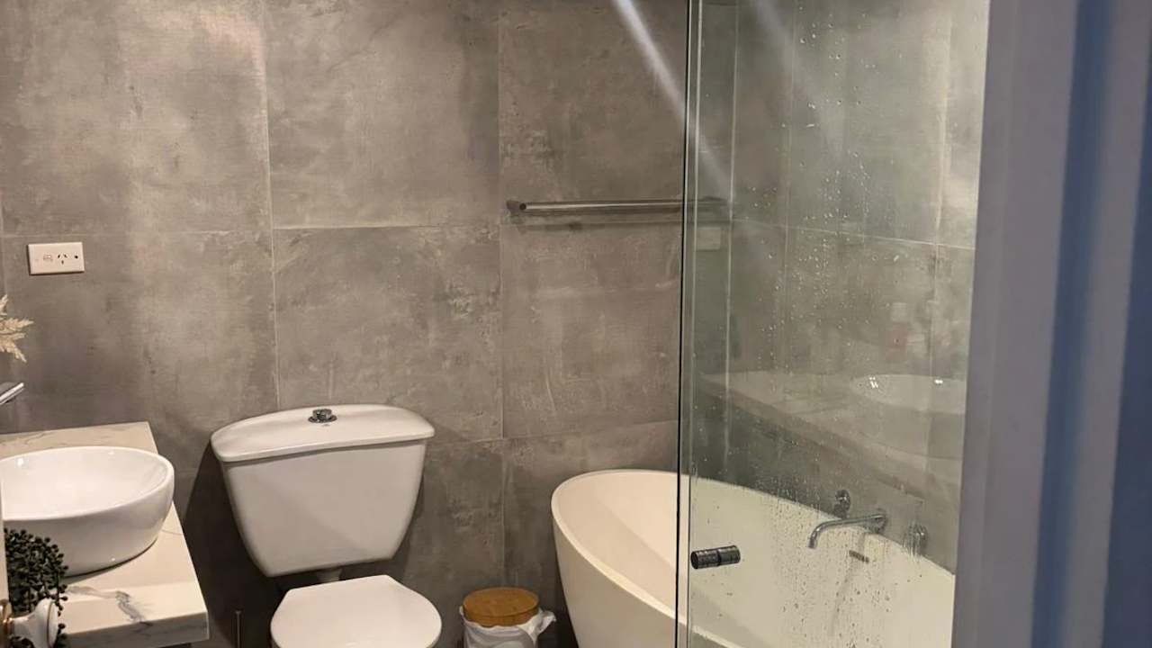 Furnished room with own bathroom