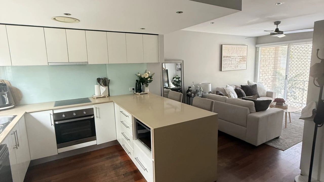 Furnished room with ensuite in a flatshare