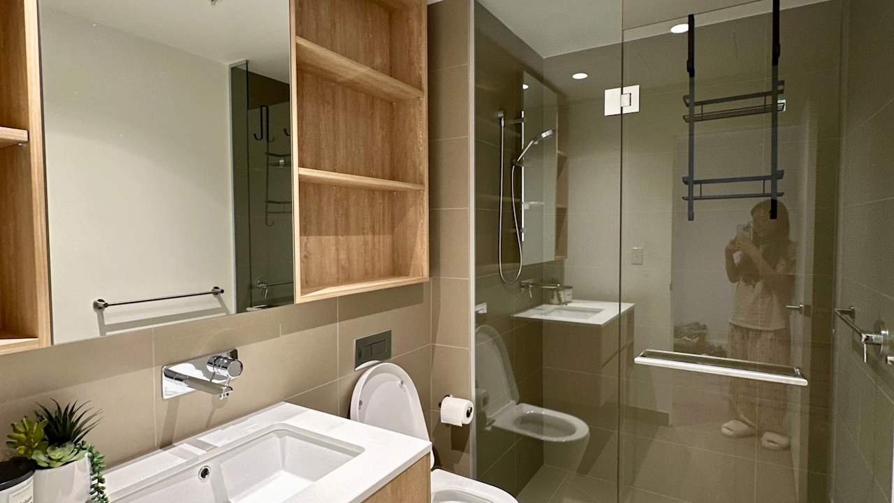 Furnished room with own bathroom