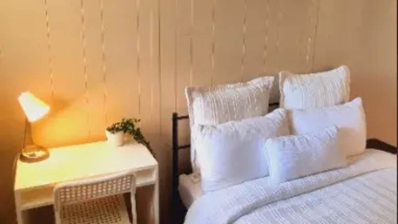 Furnished room in a share house