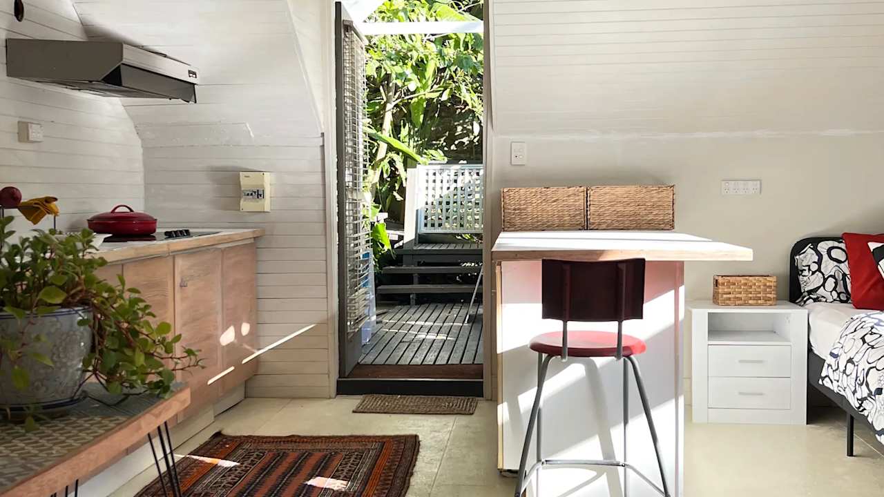 Furnished room studio flat for rent