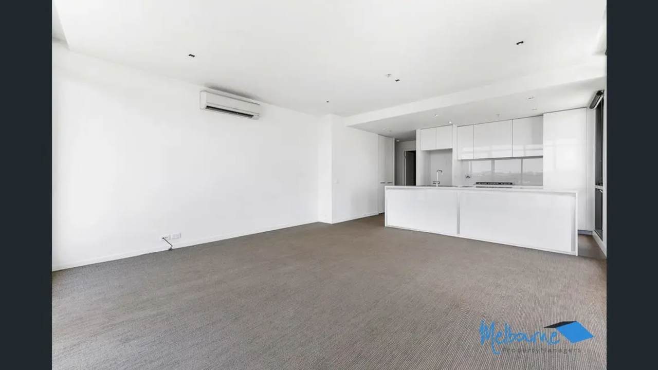 Unfurnished room with own bathroom