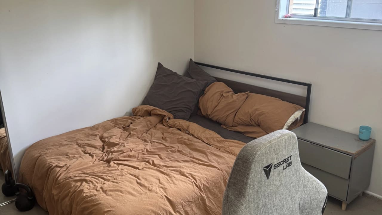 Room in a share house