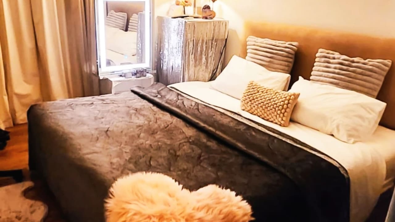 Furnished room in a flatshare
