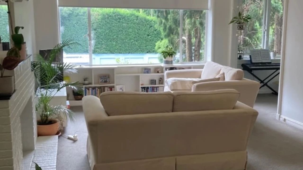 Unfurnished room in a flatshare