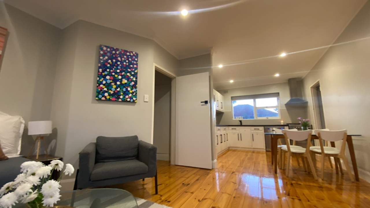 Furnished room in a flatshare