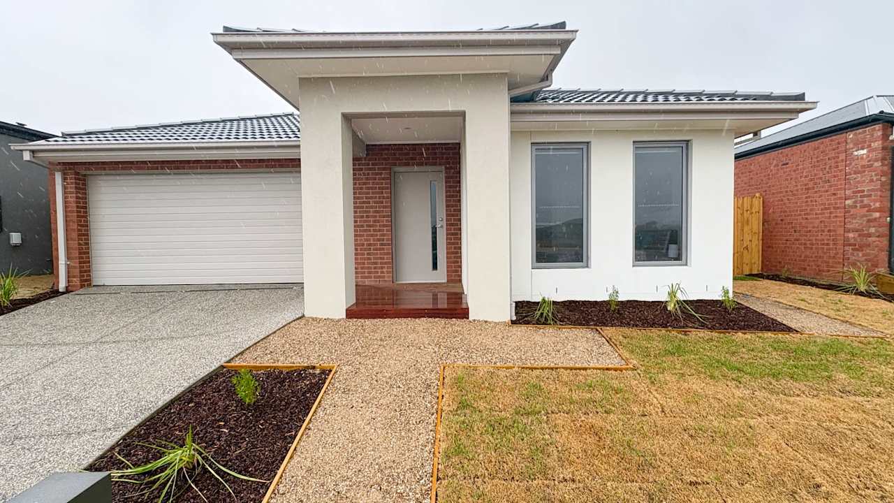 Furnished room with ensuite in a share house