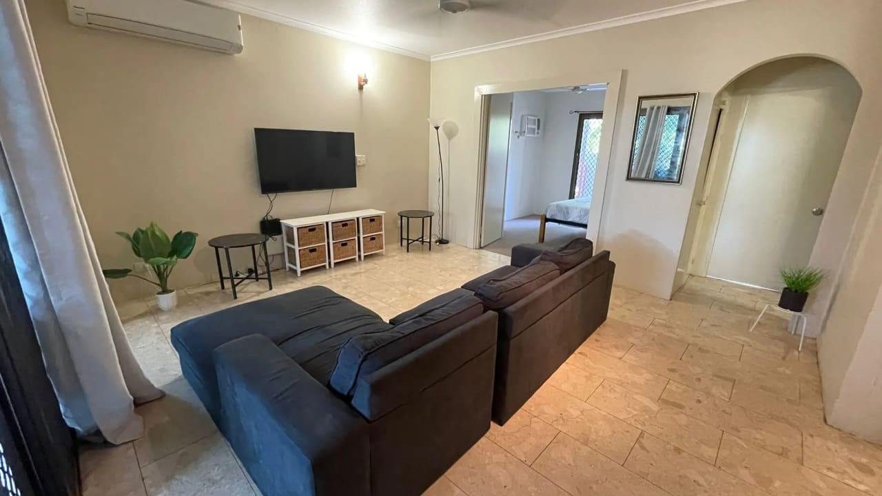 Whole property with 2 rooms for rent