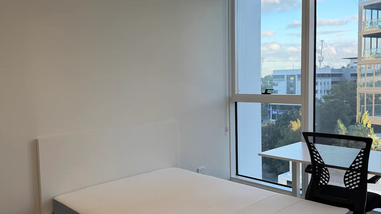 Furnished room with ensuite in a flatshare