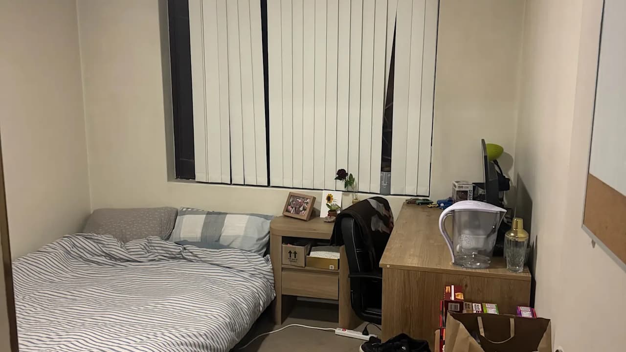 Room in a share house