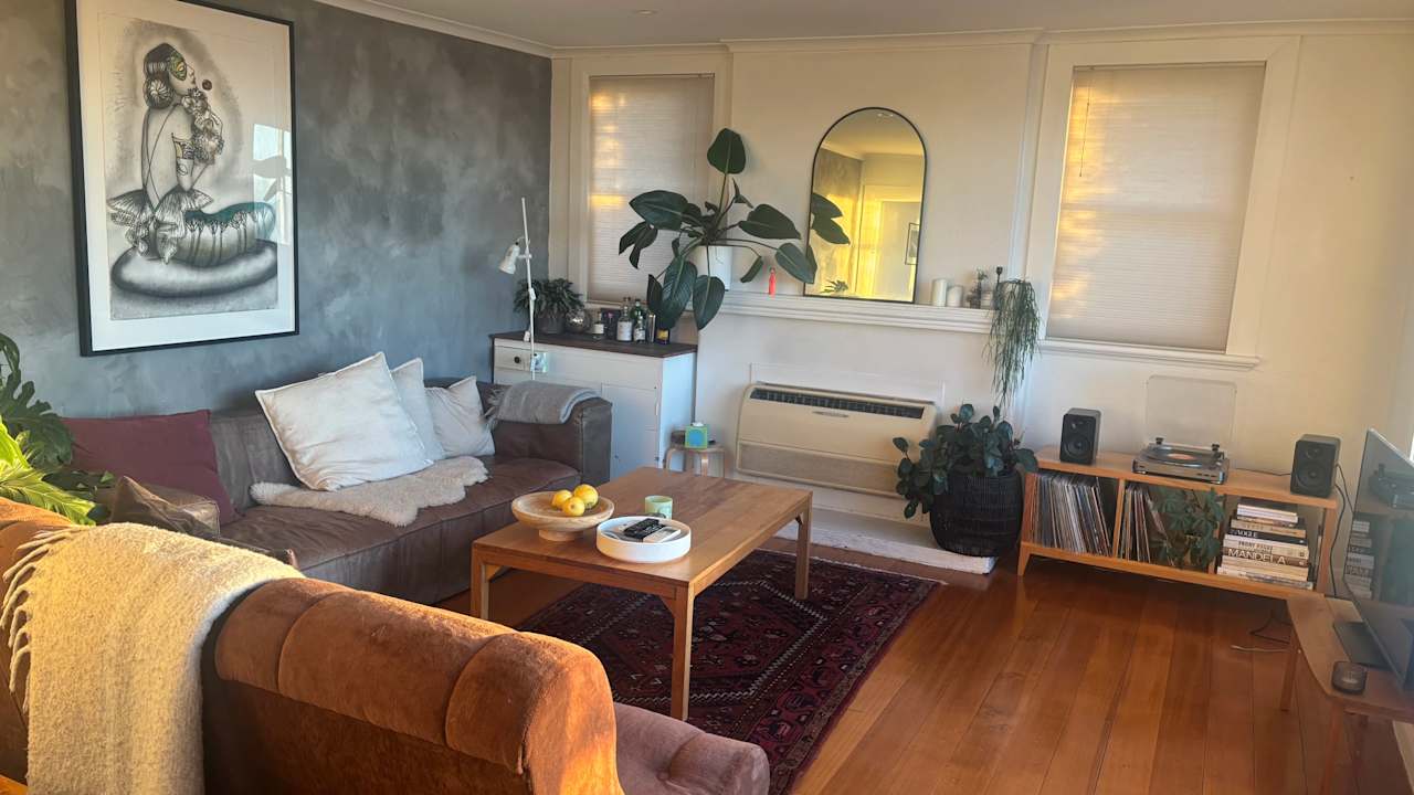 Room in a share house