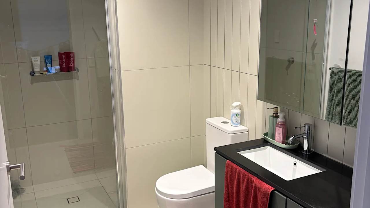 Unfurnished room in a flatshare