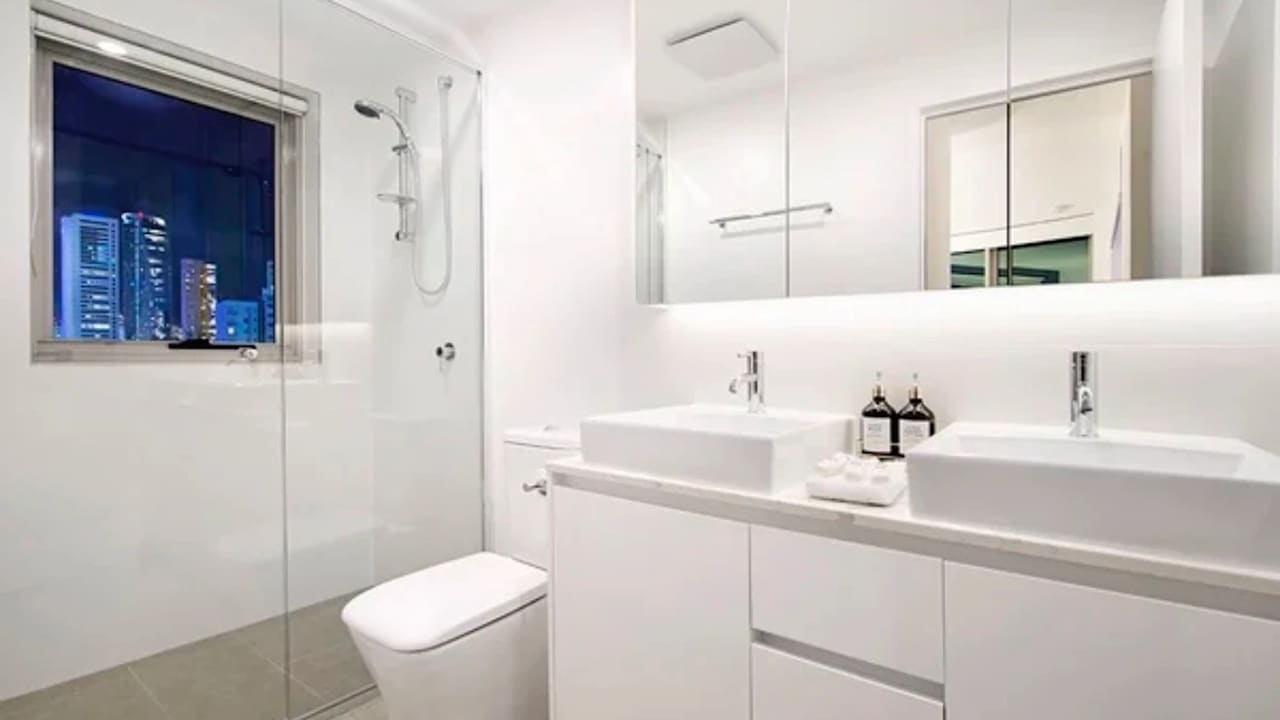 Furnished room with own bathroom