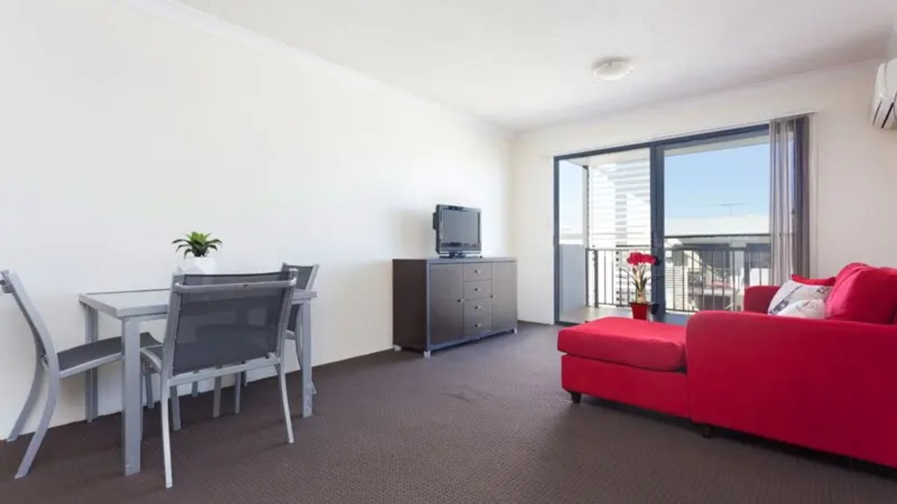 Furnished room in a flatshare